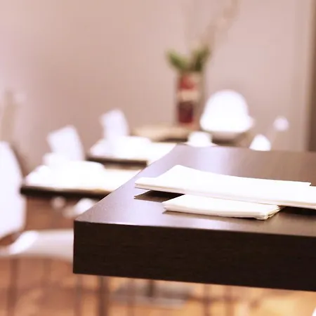 Hotel Henri Iv La Rochelle (Charente-Maritime)