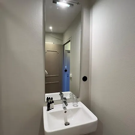 Hotel Henri Iv 2*