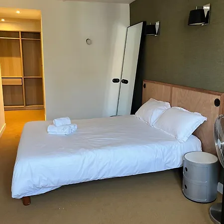 オテル アンリ Iv 2* ラ・ロシェル