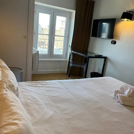 Henri Iv Hotel 2*