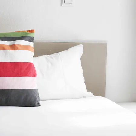 オテル アンリ Iv 2*