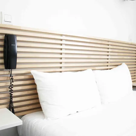 オテル アンリ Iv 2* ラ・ロシェル