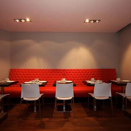 ホテル オテル アンリ Iv ラ・ロシェル