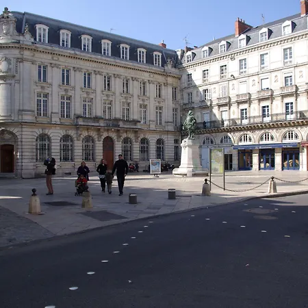 Hotel Henri Iv