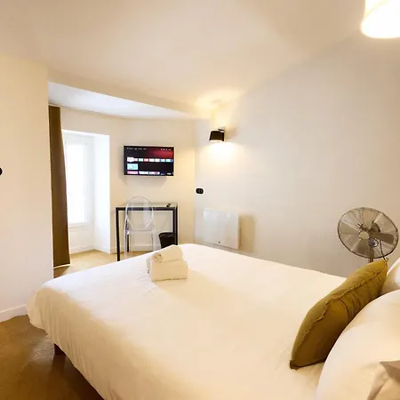 Hotel Henri Iv 2*