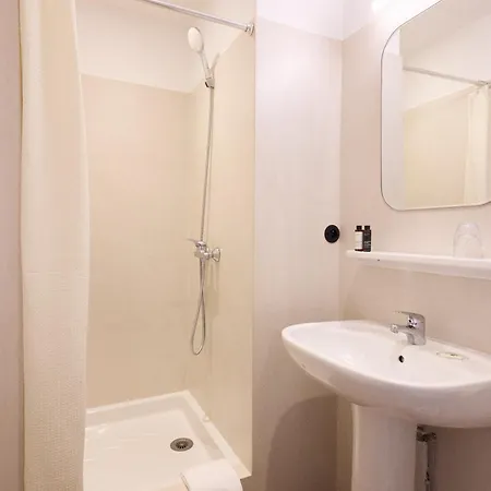 Hotel Henri Iv 2*
