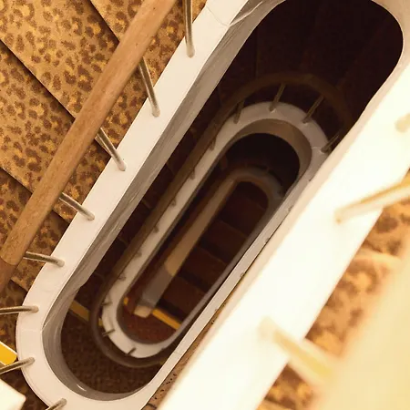 Henri Iv Hotel 3*