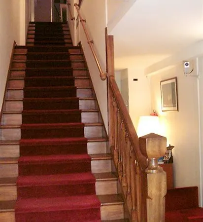 Hotell Henri Iv La Rochelle (Charente-Maritime)