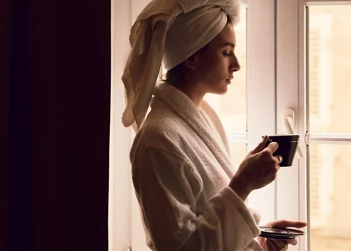 Henri Iv 2* لا روشيل