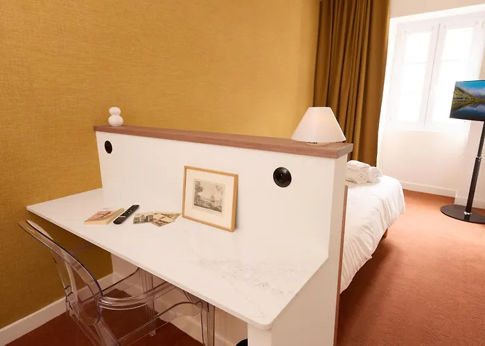 فندق Henri Iv 2*