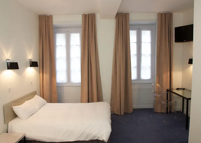 Otel Henri Iv 2*